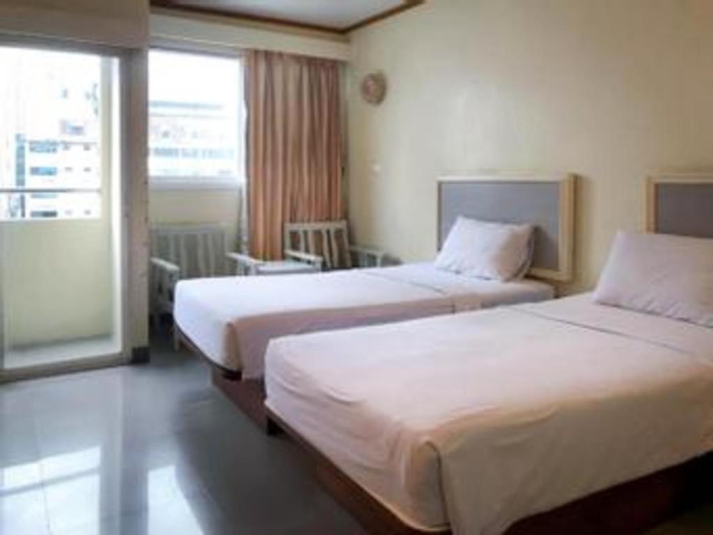 J Two S Pratunam Hotel 2*