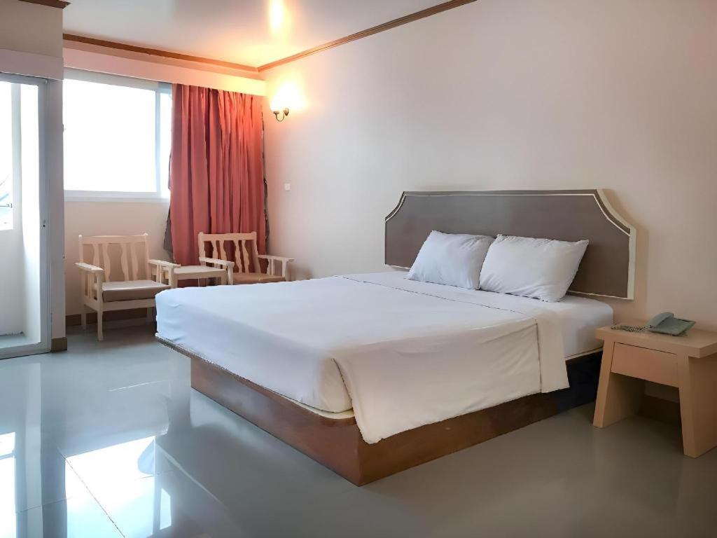 J Two S Pratunam Hotel 2*