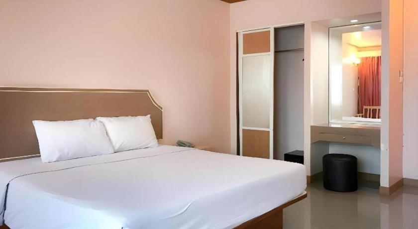 Hotel J Two S Pratunam 2*