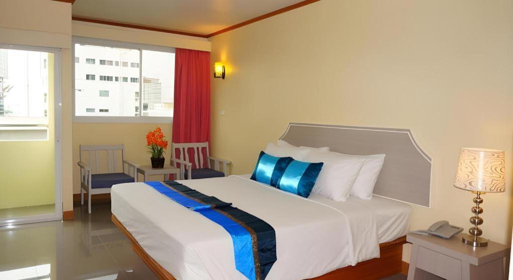 Hotel J Two S Pratunam 2*